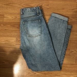 Brandy Melville Jeans - BRANDY MELVILLE MOM JEANS Brandy Melville Jeans - BRANDY MELVILLE MOM JEANS
